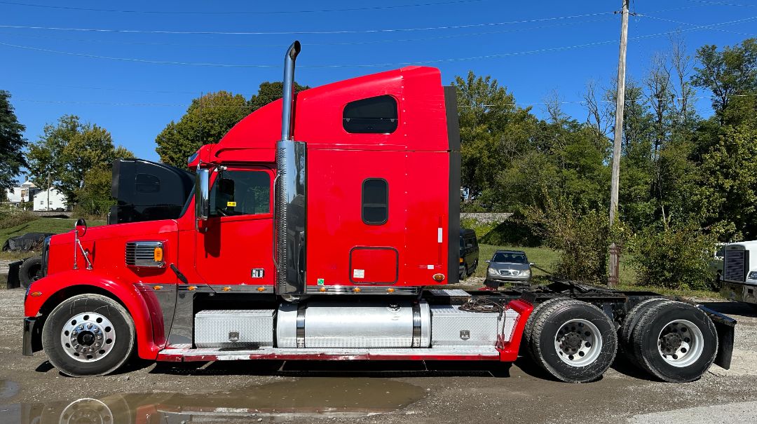 2015 FREIGHTLINER Coronado 132 - Image 2